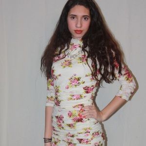 FLORALS :]  Gorgeous lace bodycon